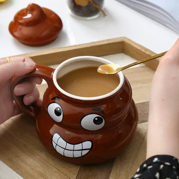 Tasse en céramique de merde, tasses à café créatives de 480 ml avec cuillère pour les bureaux à domicile, tasse de boisson de farce coquine pour cadeau de Noël d'anniversaire 3